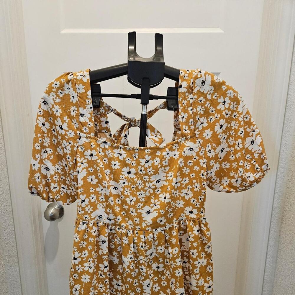 Magnolia boutique white floral top